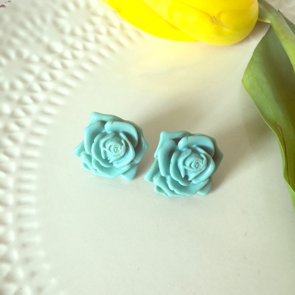 Jewelry - Stud Blue Flower Earrings